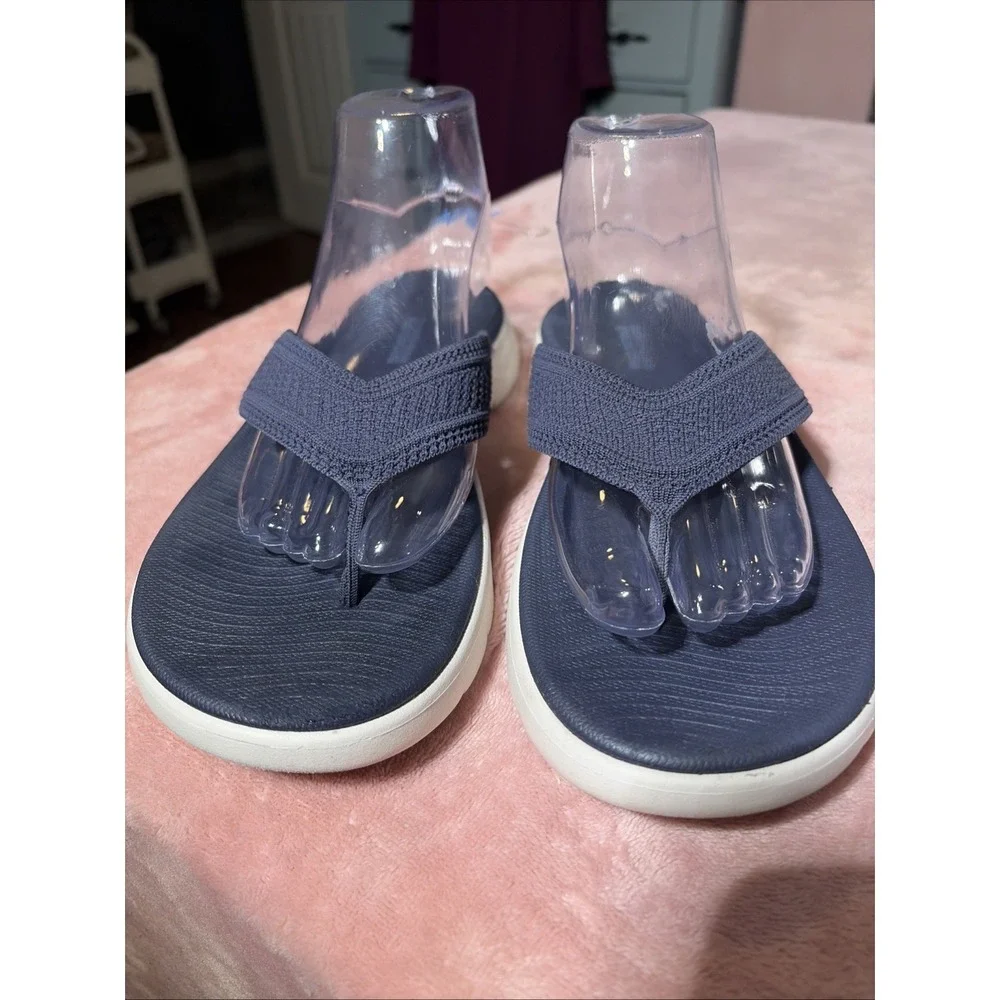 Skechers go walk